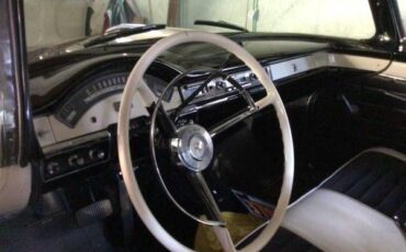 Ford-Skyliner-1957-Yellow-Black