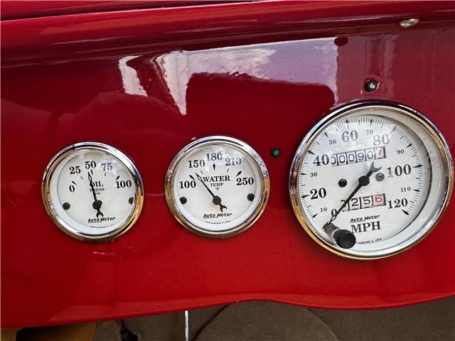 Ford-Streetrod-1933-Roasdster-17