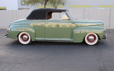 Ford-Super-DeLuxe-1941-Convertible-1