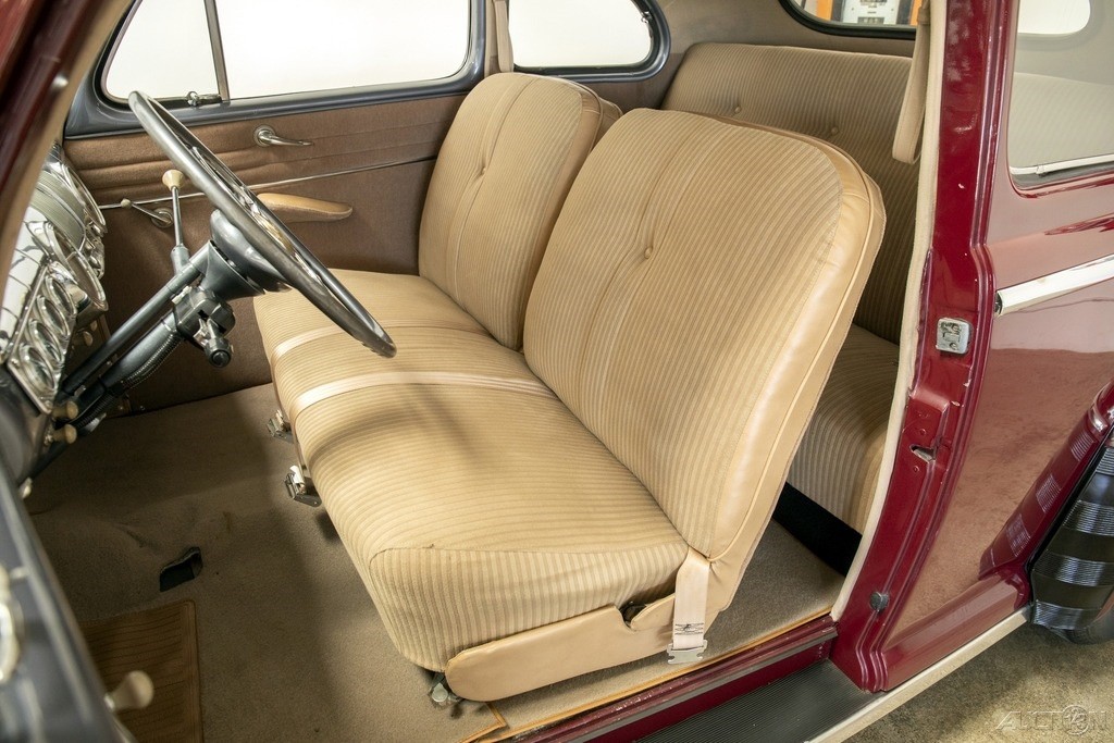 Ford-Super-Deluxe-1947-Coupe-10