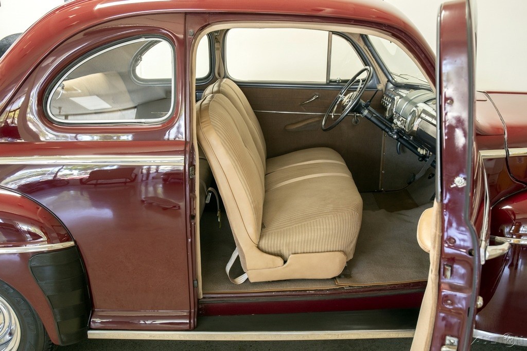 Ford-Super-Deluxe-1947-Coupe-11