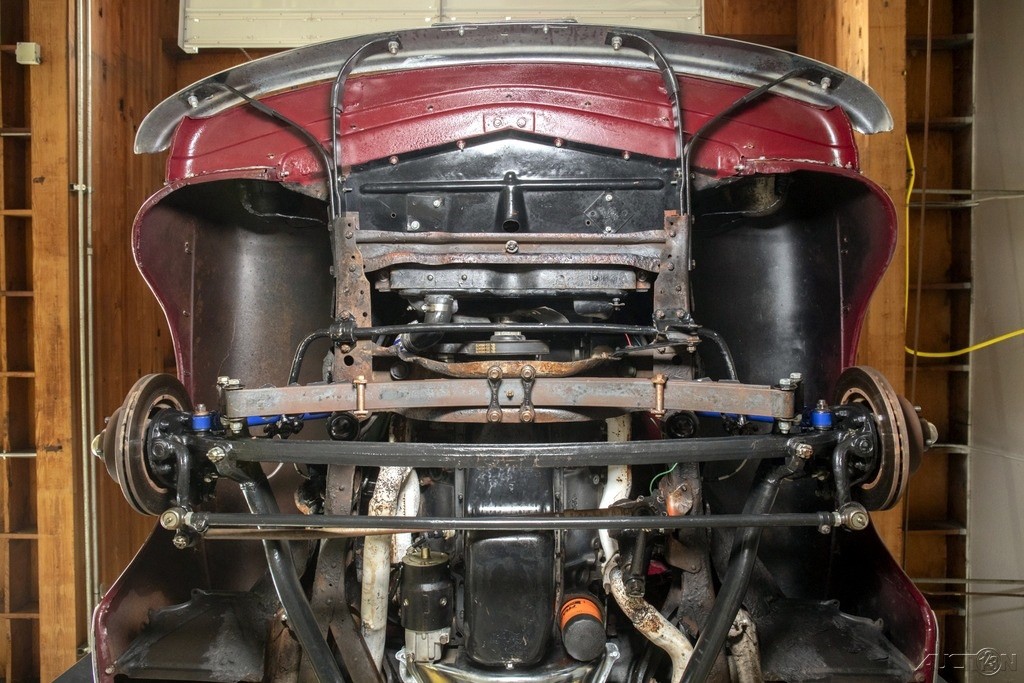 Ford-Super-Deluxe-1947-Coupe-16