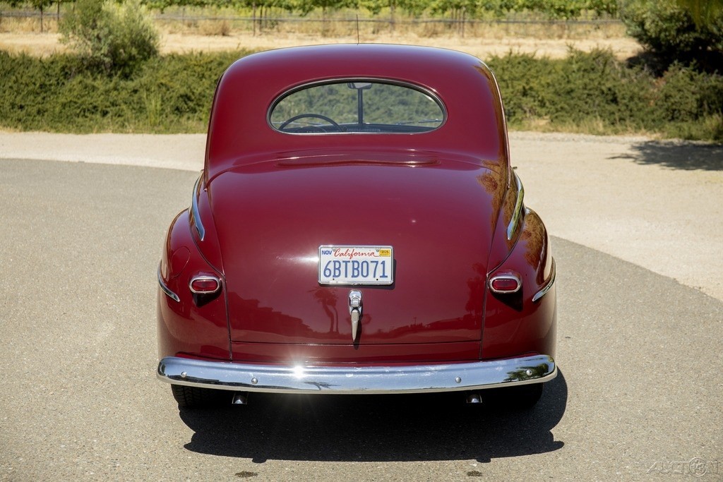 Ford-Super-Deluxe-1947-Coupe-3