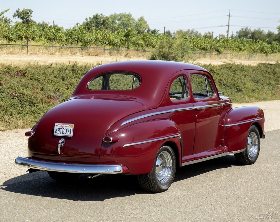 Ford-Super-Deluxe-1947-Coupe-4