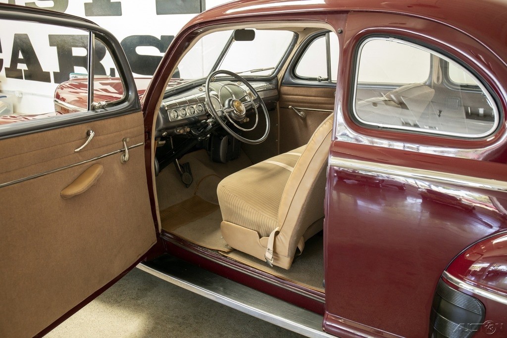 Ford-Super-Deluxe-1947-Coupe-9