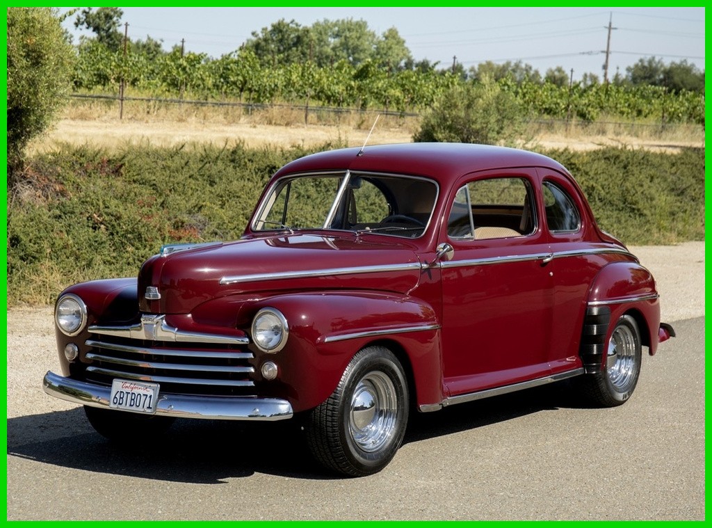 Ford-Super-Deluxe-1947-Coupe