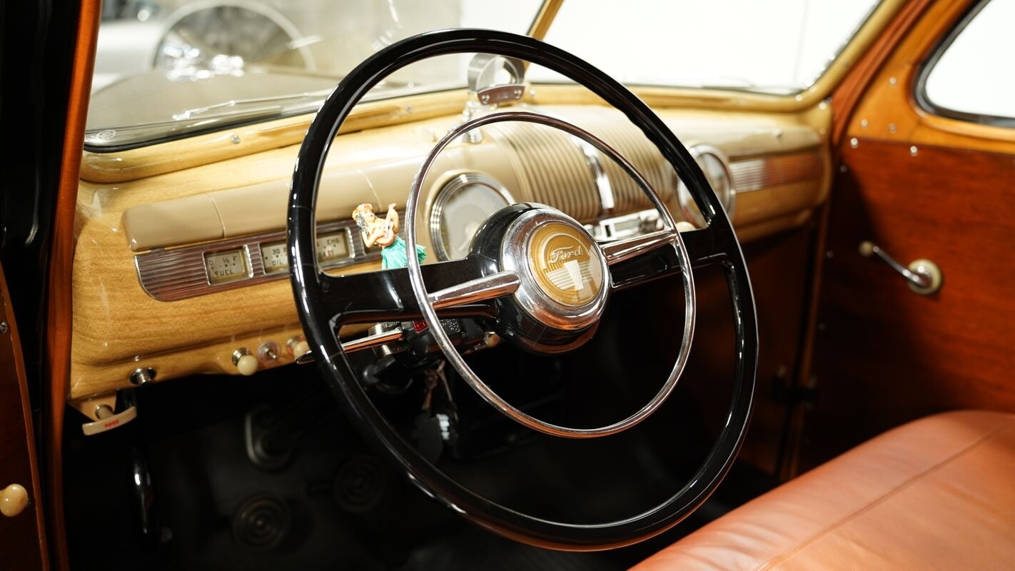 Ford-Super-Deluxe-1948-Station-Wagon-32