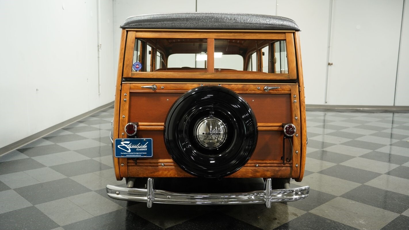 Ford-Super-Deluxe-1948-Station-Wagon-8