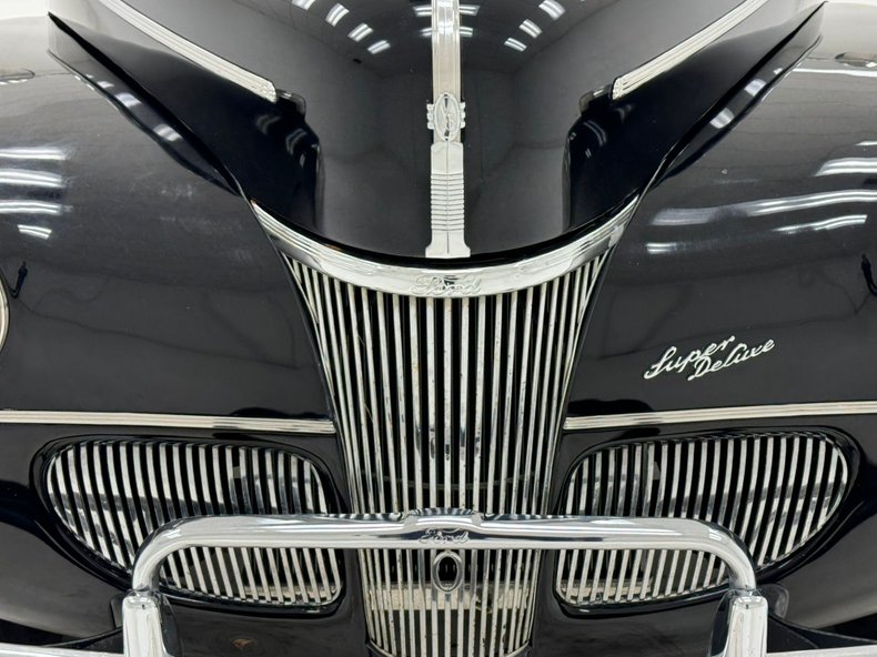 Ford-Super-deluxe-1941-Black-Oxblood-15