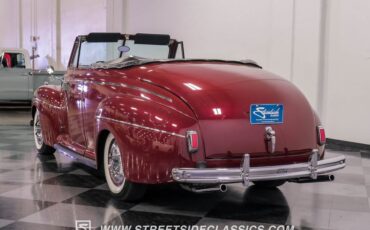 Ford-Super-deluxe-1941-Burgundy-Black-1