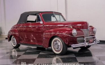 Ford-Super-deluxe-1941-Burgundy-Black-12