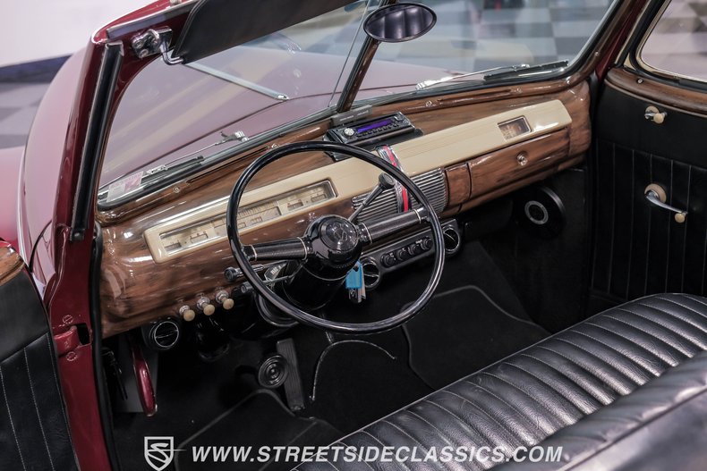 Ford-Super-deluxe-1941-Burgundy-Black-16