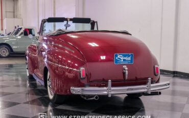 Ford-Super-deluxe-1941-Burgundy-Black-19