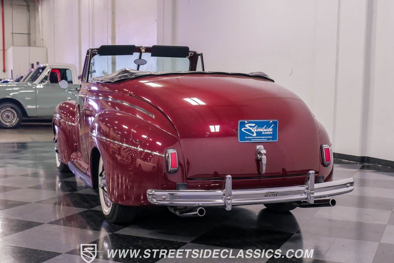 Ford-Super-deluxe-1941-Burgundy-Black-19