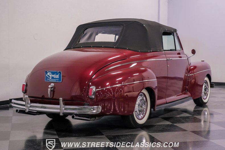Ford-Super-deluxe-1941-Burgundy-Black-21