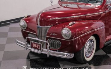 Ford-Super-deluxe-1941-Burgundy-Black-27