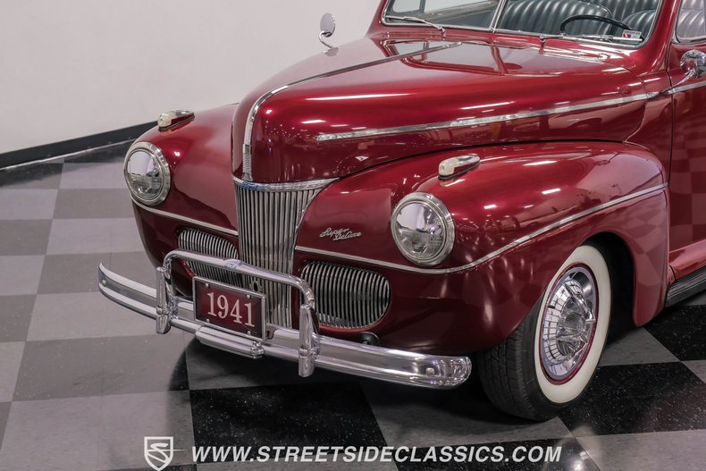 Ford-Super-deluxe-1941-Burgundy-Black-27