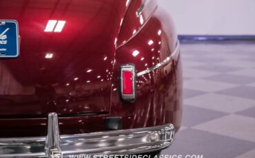 Ford-Super-deluxe-1941-Burgundy-Black-3