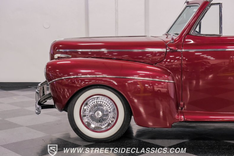 Ford-Super-deluxe-1941-Burgundy-Black-31