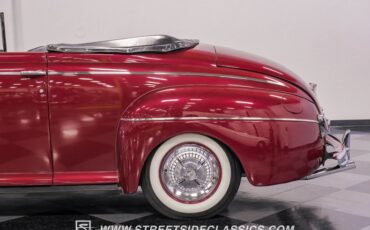 Ford-Super-deluxe-1941-Burgundy-Black-32