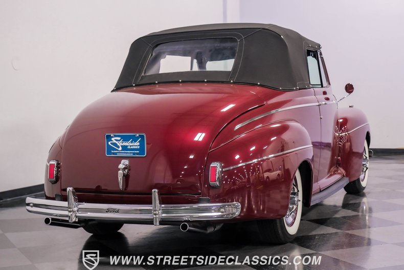 Ford-Super-deluxe-1941-Burgundy-Black-33