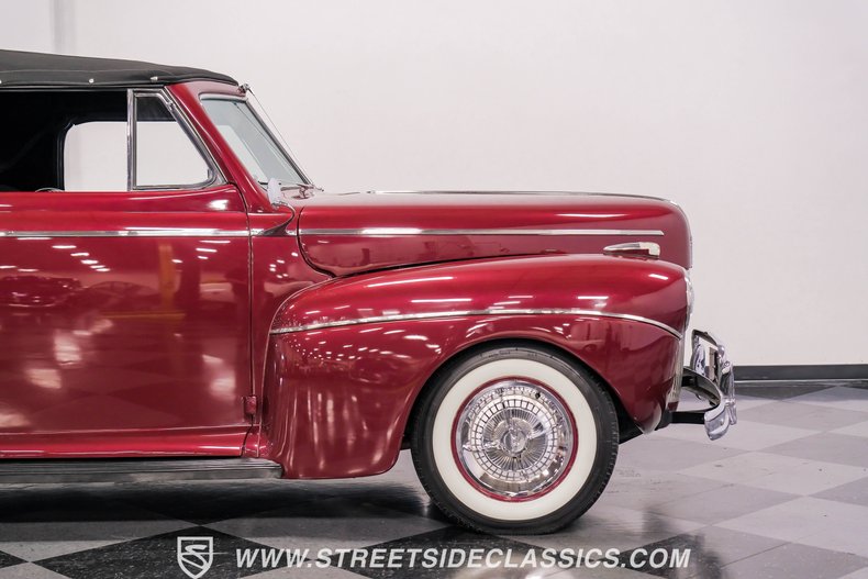 Ford-Super-deluxe-1941-Burgundy-Black-34