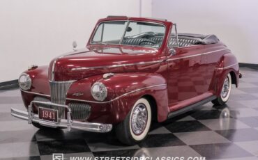 Ford-Super-deluxe-1941-Burgundy-Black-43