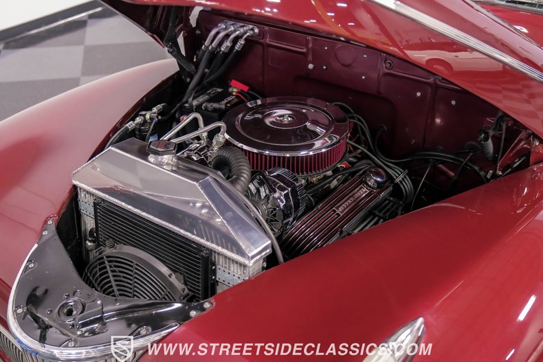 Ford-Super-deluxe-1941-Burgundy-Black-45