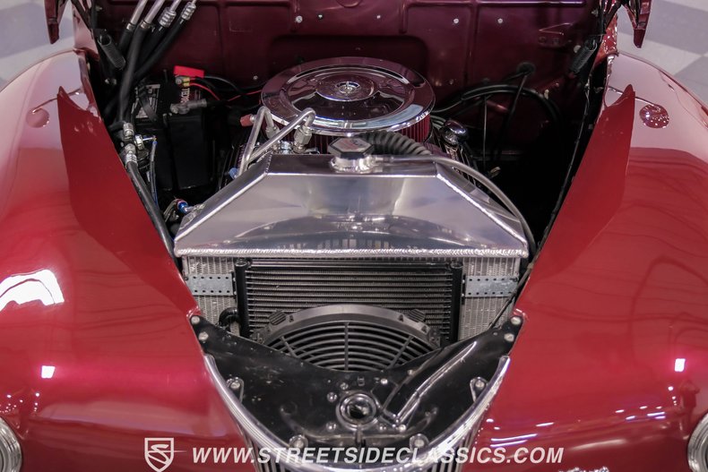 Ford-Super-deluxe-1941-Burgundy-Black-46