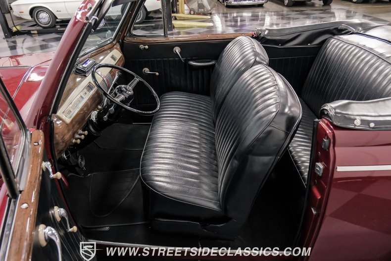 Ford-Super-deluxe-1941-Burgundy-Black-47