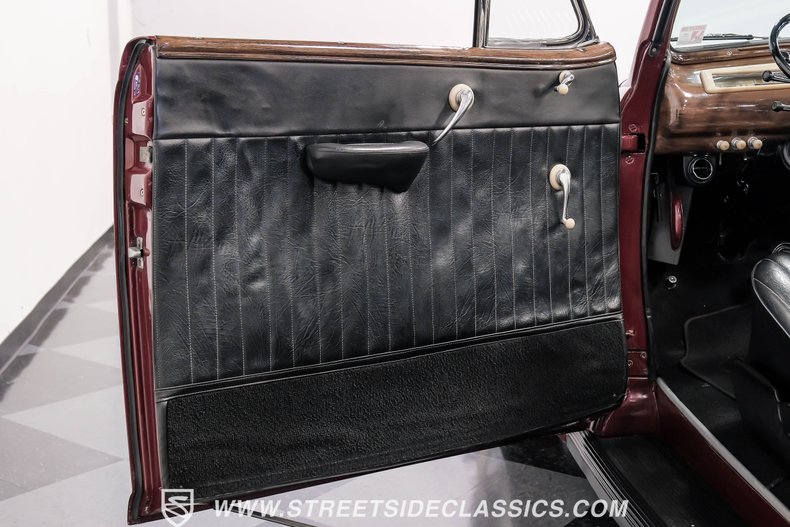 Ford-Super-deluxe-1941-Burgundy-Black-5