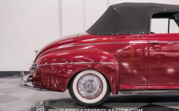 Ford-Super-deluxe-1941-Burgundy-Black-8