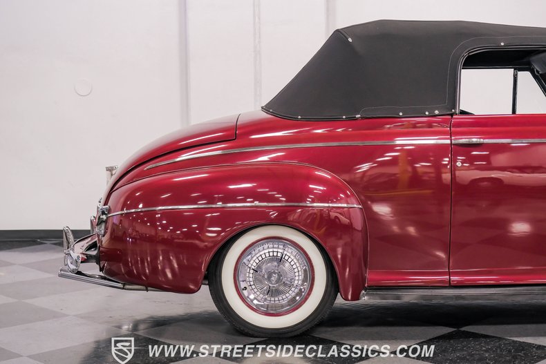 Ford-Super-deluxe-1941-Burgundy-Black-8