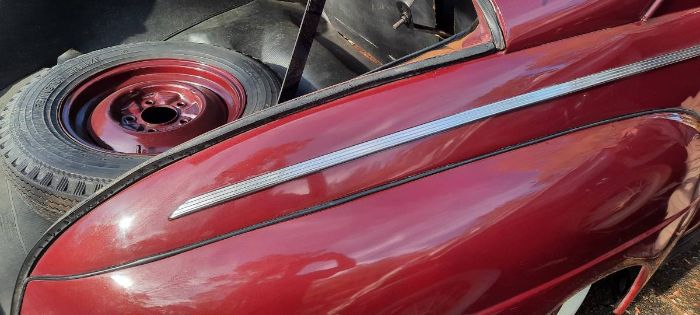 Ford-Super-deluxe-1941-Maroon-Tan-Cloth-12