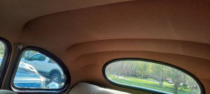 Ford-Super-deluxe-1941-Maroon-Tan-Cloth-3