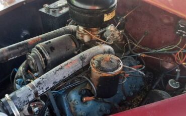 Ford-Super-deluxe-1941-Maroon-Tan-Cloth-5