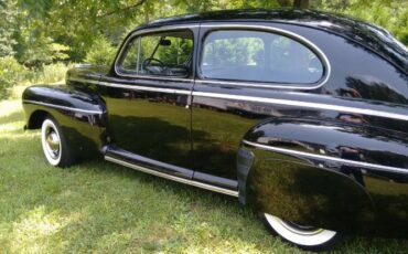 Ford-Super-deluxe-1947-Black-Gray-10