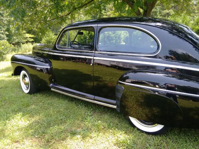 Ford-Super-deluxe-1947-Black-Gray-10