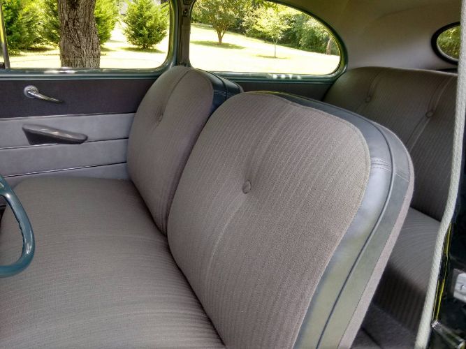 Ford-Super-deluxe-1947-Black-Gray-17