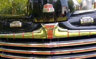 Ford-Super-deluxe-1947-Black-Gray-20