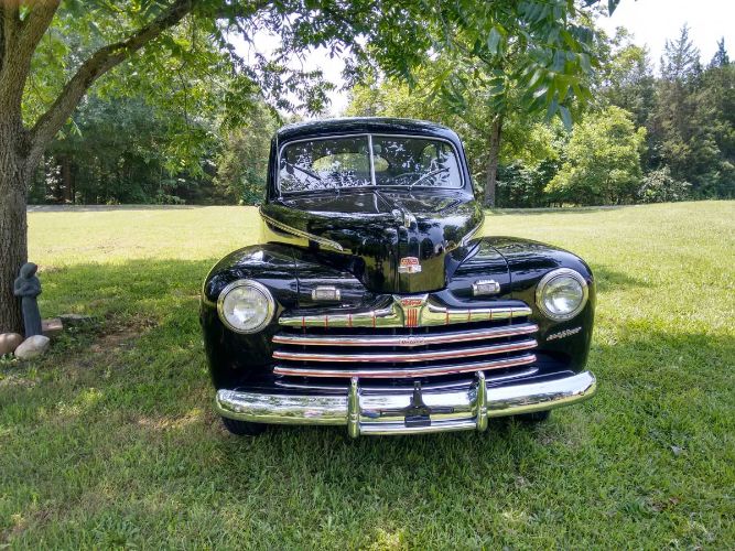 Ford-Super-deluxe-1947-Black-Gray-8