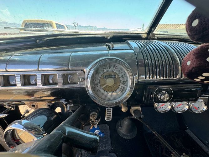 Ford-Super-deluxe-1948-Gray-4