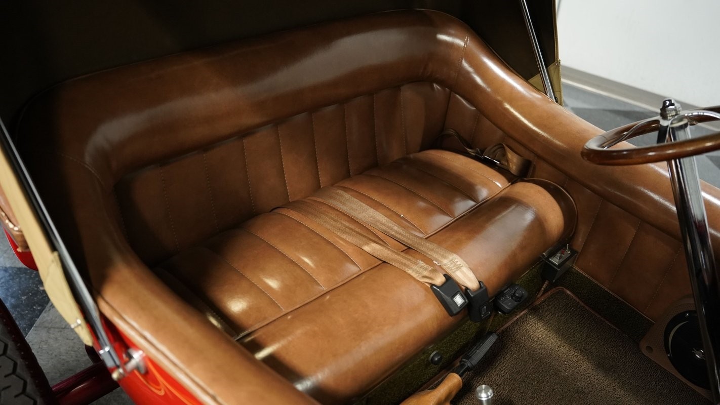 Ford-T-Bucket-1923-Roadster-30