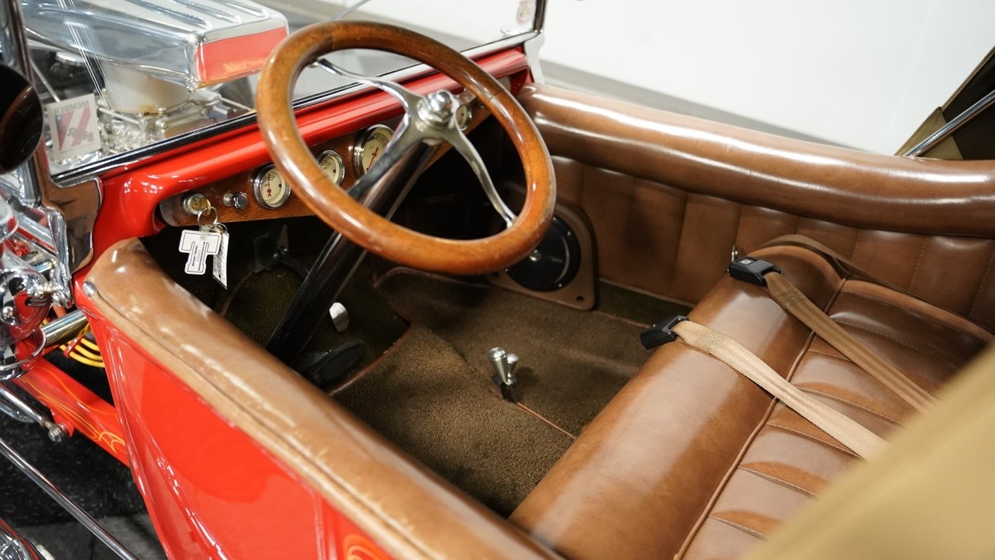 Ford-T-Bucket-1923-Roadster-4
