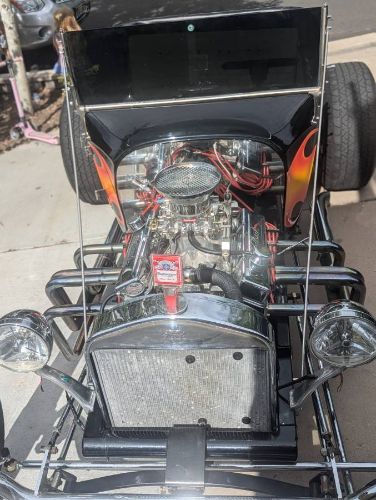 Ford-T-bucket-1923-BlackFlames-3