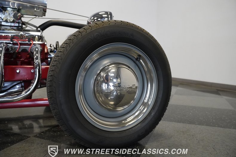 Ford-T-bucket-1927-Red-Tan-17