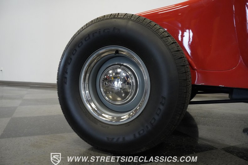Ford-T-bucket-1927-Red-Tan-21