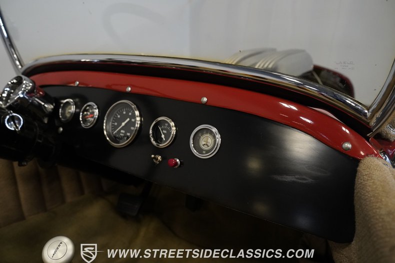 Ford-T-bucket-1927-Red-Tan-24