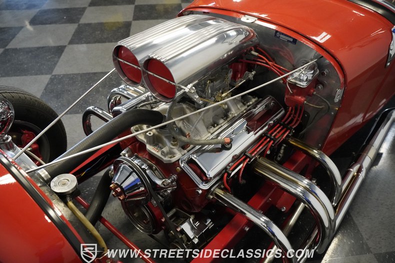 Ford-T-bucket-1927-Red-Tan-41