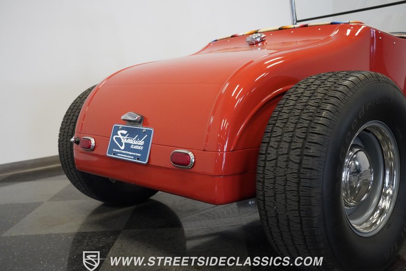 Ford-T-bucket-1927-Red-Tan-6